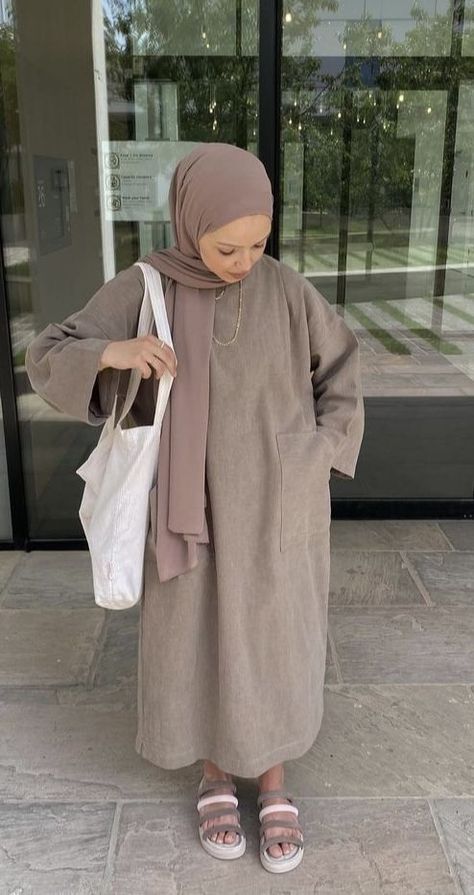 Hijab Trend, Fashion Outfits Hijab, Hijab Clothes, Islamic Modest Fashion, Estilo Hijab, Model Gamis, Outfits Hijab, Fashion Everyday, Street Hijab Fashion