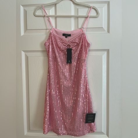 Nwt, Bought For A Bachelorette And Didn’t End Up Wearing It. Cutie Little Pink Sparkly Dress Perfect For A Night Out Or A Bach. Surprisingly Not Itchy, Adjustable Straps, And Side Zipper. Size Small Sparkly Dress Concert, Sparkly Concert Outfit, Sparkly Dress Outfit, Pink Sparkly Dress, Black Lace Up Dress, Red Halter Dress, Velvet Evening Gown, Chevron Print Dresses, Lace Up Bodycon Dress