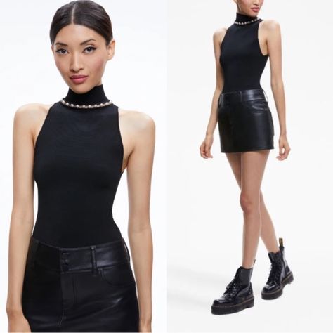 Nwt Size Xs Measures Approx 11” Pit To Pit 17.5” Length 10.5” Waist Alice + Olivia's Annalee Shell Flaunts A Modern Mock Turtleneck Embellished With Faux Pearls Along A Contrasting Trim. Mock Turtleneck Sleeveless Pulls Over 76% Viscose/22% Nylon/2% Elastane Dry Clean Imported Size & Fit About 19.75" From Shoulder To Hem Outer Organza, Halter Neck Bodysuit, Split Sleeve Top, Striped Halter Top, Floral Bustier, Turtleneck Sleeveless, Colorful Blouses, Shell Color, Strapless Crop Top