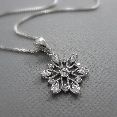 قلادات متدلية, Necklace Girlfriend, Winter Necklace, Real Diamond Necklace, Pretty Jewelry Necklaces, Snowflake Necklace, Daughter Christmas, Christmas Necklace, Necklace For Girlfriend