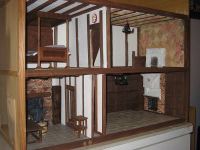 Small House Model, Tudor Cottage, Miniature World, Gothic Furniture, Diy Doll Miniatures, Medieval Houses, Dollhouse Miniatures Diy, Dolls House Interiors, Tudor House