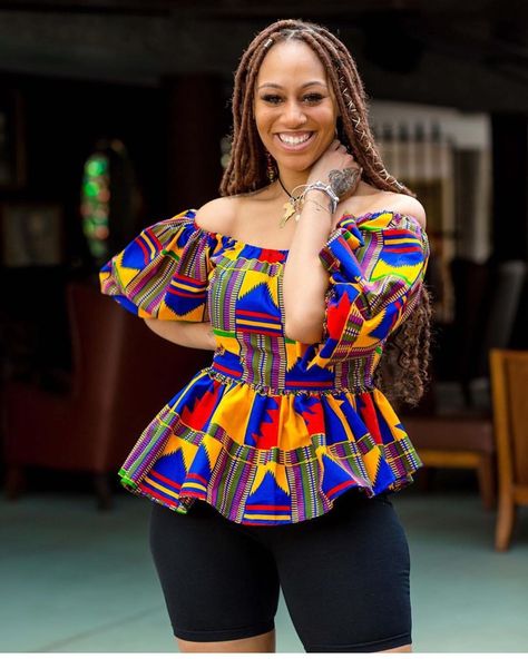 African Fashion Blog on Instagram: “#ankarastyles_1 #africanprint” Kente Designs, African Tops For Women, Unique Tops, African Blouses, Ankara Tops, African Tops, African Print Tops, Short African Dresses, African Fashion Skirts