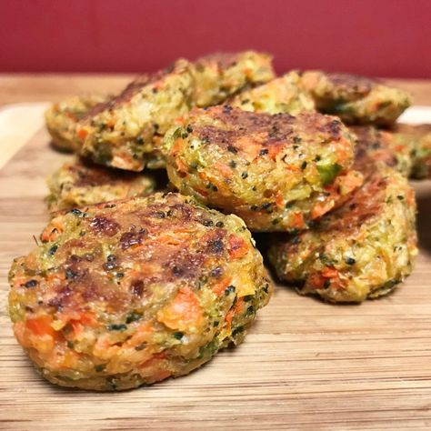 Veggie Tots, Dairy Free Baby, Veggie Nuggets, Egg Free Breakfast, Baby Lunch, Toddler Breakfast, Eggless Recipes, Baby Led Weaning Recipes, Weaning Recipes