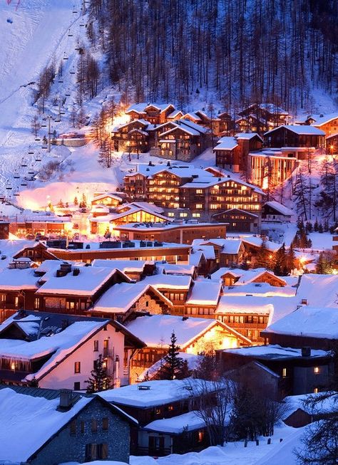 Val d'Isère, France Zermatt Switzerland, Best Ski Resorts, Winter Szenen, Ski Vacation, Your Favorite, Ski Holidays, Winter Scenery, Ski Area, Zermatt