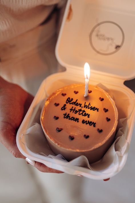 Personal Cake Ideas, Cake Idea For Best Friend, Husband Birthday Aesthetic, Funny 28th Birthday Cake, 27 Birthday Cake Men, 29 Birthday For Him, Cake Ideas For Best Friend Birthday, 36 Birthday Ideas For Him, Cake Idea For Boyfriend Birthday