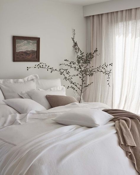 The White Company on Instagram: “Nothing beats a Sunday morning lie-in with our Largo Hemp Bed Linen Collection. Tap to shop #thewhitecompan” White Company Bed, White Company Aesthetic, White Company Bedding, White Company Bedroom, Linen Collection, Neutral Bedroom, Summer Bedding, White Farmhouse, White Company