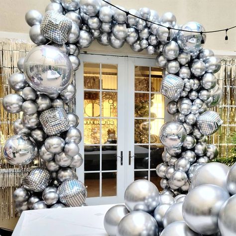 Futuristic Wedding, Silver Balloon Garland, Balloon For Birthday, Silver Balloon, Garland Arch, Retro Birthday, Big Balloons, Space Wedding, Arch Kit