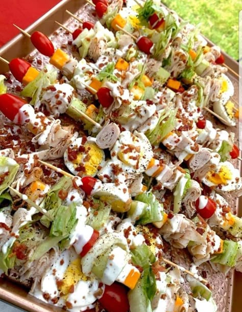 Salad Kabobs, Easy Bbq Recipes, Potluck Ideas, Kabob Recipes, Kitchen Fun, Veggie Tray, Salad Bar, Cold Meals, Bbq Recipes