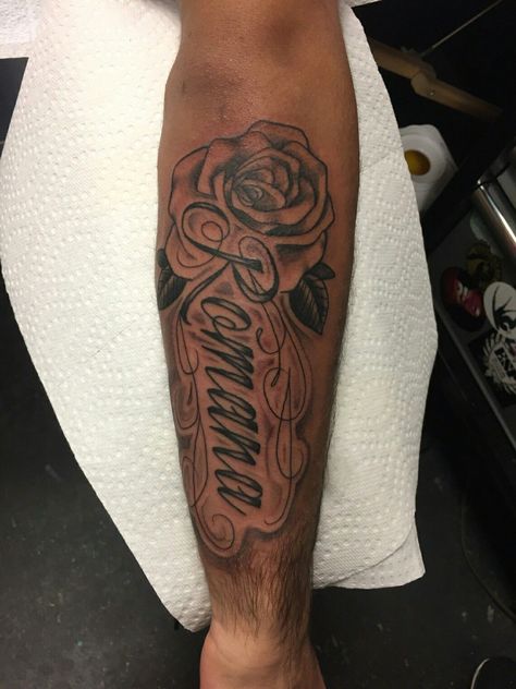 Mom Name Tattoo For Men, Moms Name Tattoo Ideas Men, Forearm Name Tattoos, Name Tattoos On Arm, Tattoo Name Fonts, Glow Tattoo, Name Tattoos For Moms, Wing Tattoos, Mama Tattoo