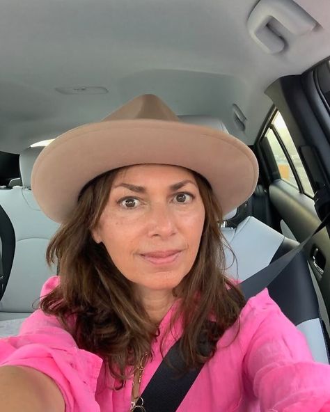 Selfie In Car, Susanna Hoffs, Car Selfie, Growing Older, Natalie Wood, Pop Rock Bands, Female Musicians, Columbia Records, Hi Guys