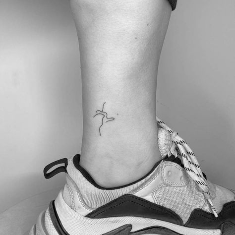 pinterest: hezzprice Ballet Tattoos, Dancer Tattoo, Dance Tattoo, Minimalist Tattoo Small, Small Girly Tattoos, Basic Tattoos, Cursive Tattoos, Small Pretty Tattoos, Writing Tattoos