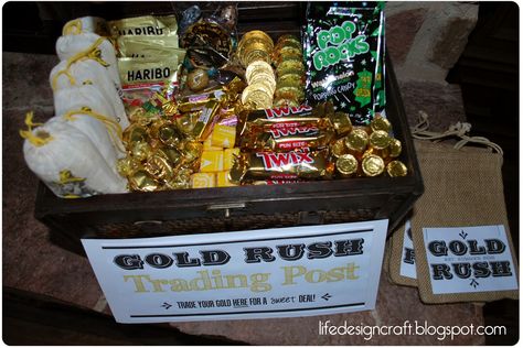 Gold Rush Trading Post..The CUTEST idea for bday party or just an activity.  Spray paint rocks gold and hide them all over the yard.  Then have the little ones hunt for gold.  When they're done have the "gold rush trading post" where they can trade their lute for goodies. So cute! Gold Rush Activities, Mining Birthday Party, Gold Rush Party, Mining Party, Western Vbs, Reunion Activities, Mommy Duties, Post Prom, Sheriff Callie