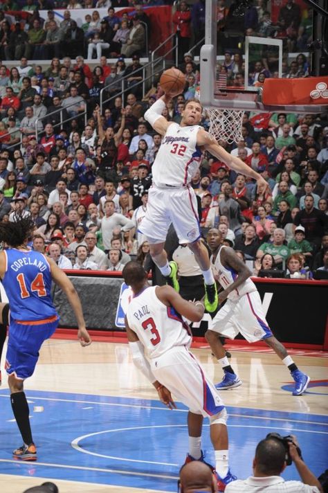 blake griffin dunk - Google Search Blake Griffin Dunk, Deandre Jordan, Best Dunks, Michael Jordan Pictures, Basketball Moves, Ny Knicks, Nba Art, Blake Griffin, Nba Pictures