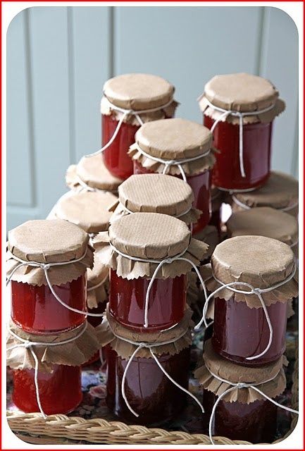 Autumn Market, Burlap Ideas, Jam And Jelly, Jelly Jars, Home Canning, Homemade Jam, Jam Jar, Jams & Jellies, Jar Gifts