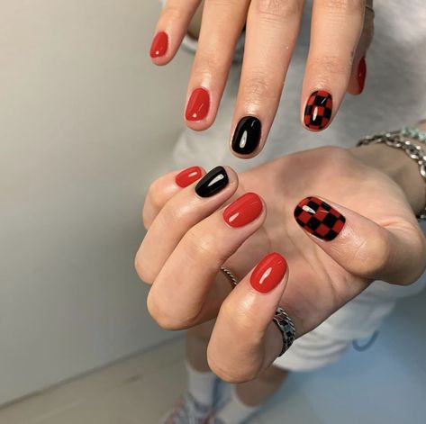 Red Black Short Nails, Black And Red Gel Nails Short, Red Design Short Nails, Black Red Nails Short, Red And Black Checkered Nails, Short Nail Designs Black And Red, Lesbian Nails Two Short, Black And Red Manicure, Black And Red Nails Ideas Short