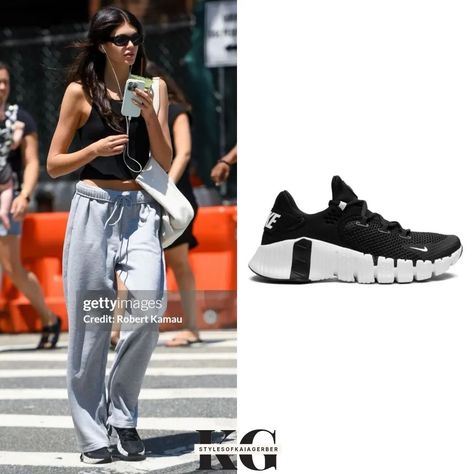 Kaia Gerber Style (@stylesofkaiagerber) • Instagram photos and videos Nike Free Metcon 4, Kaia Gerber Style, Nike Free Metcon, Black White Sneakers, Black And White Sneakers, Kaia Gerber, White Sneakers, Nike Free, Black White