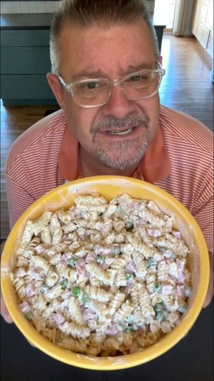 50K views · 2K reactions | Copycat Ruby Tuesday’s pasta salad. This is on my favorite things on the salad bar at Ruby Tuesdays. Here’s the recipe. @everyone  #RubyTuesdays #Pasta #Salad #pastasalad #Foodie #Copycat #CopycatRecipes #TheOrganizerMan #FYP | The Organizer Man | The Organizer Man · Original audio Copycat Ruby Tuesday Pasta Salad, Kraft Pasta Salad, Ruby Tuesday Pasta Salad, Ruby Tuesday, 50k Views, Salad Bar, Pasta Salad Recipes, Copycat Recipes, My Favorite Things