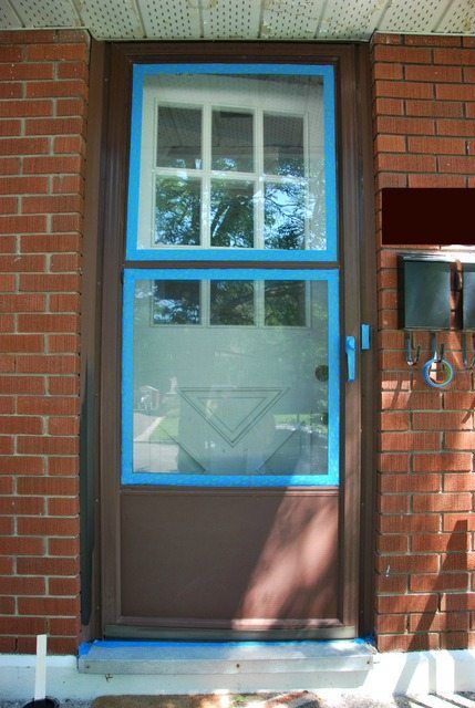 How To Paint Screen Door, Storm Door Paint Ideas, Screen Door Makeover, Painted Storm Door, Storm Door Makeover, Metal Screen Door, Painted Screen Doors, Screen Door Projects, Brown Screen