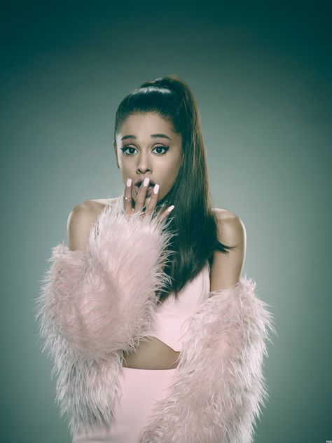 Fox Scream Queens cast Ariana Grande as Chanel 2 #ariana #grande #arianagrande… Scream Queens Fashion, Ariana Grande Poster, Ariana Grande News, Queen Fashion, Celebrity Look Alike, Ariana G, Celebrity Style Red Carpet, Scream Queens, Chanel 2