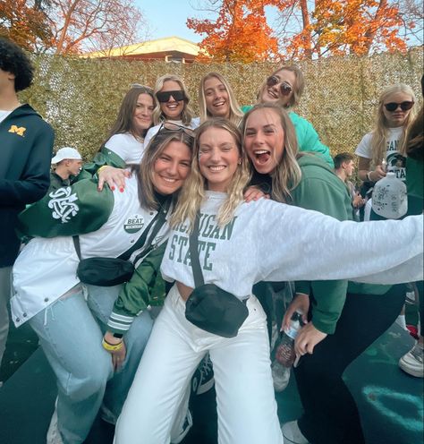 #college #michiganstate Msu Game Day Outfit, Gameday Fits, College Gameday Outfits, Gameday Outfits, College Gameday, Dream Things, Sports Outfits, East Lansing, Game Day Outfit