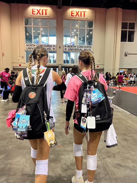 Cute Volleyball Hairstyles, Cute Sporty Hairstyles, Volleyball Outfit, Volleyball Bag, Volleyball Hair, Volleyball Photos, Volleyball Poses, Basketball Hairstyles, Volleyball Skills