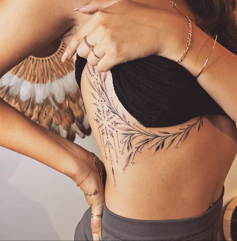 Underboob Tattoos, Underboob Tattoo Designs, Hip Thigh Tattoos, Tato Henna, Boho Tattoos, Underboob Tattoo, Western Tattoos, Geniale Tattoos, Side Tattoos