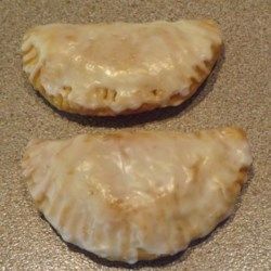 Fried Pies Dough Recipe, Southern Fried Pies, Fried Pie Dough Recipe Easy, Hand Pie Dough Recipe Easy, Homemade Fried Pies Easy, Dough For Fried Pies, Homemade Fried Apple Pies, Fried Pie Crust Recipe, Amish Fried Pies