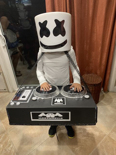 Diy Halloween Costumes Boys Easy, Dj Marshmello Costume, Marshmello Costume, Marshmallow Costume, Dj Costume, Boys Halloween Costumes Diy, Marshmello Dj, Dj Marshmello, Matching Halloween Costumes