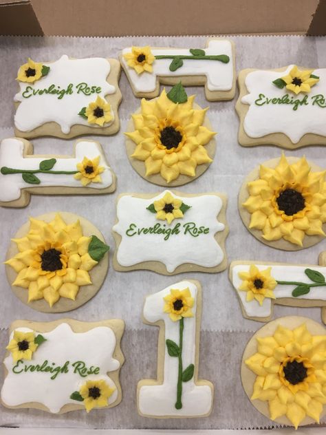 Wild One Sunflower Birthday, Sunflower Birthday Cakes, Sunflower Cookies, First Birthday Cookies, First Birthday Cupcakes, Bee Cookies, Perfect Sugar Cookies, Sunflower Theme, Autumn Bridal