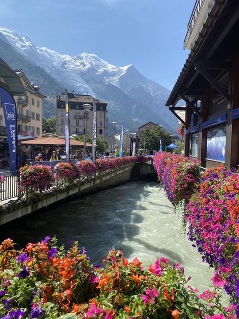 Chamonix Mont-Blanc | magnifique Chamonix 🤩 et un temps sublime ☀️ Mont Blanc France, Chamonix France, Chamonix Mont Blanc, Stuff To Do, Bucket List, Voyage, France, Travel, Mont Blanc