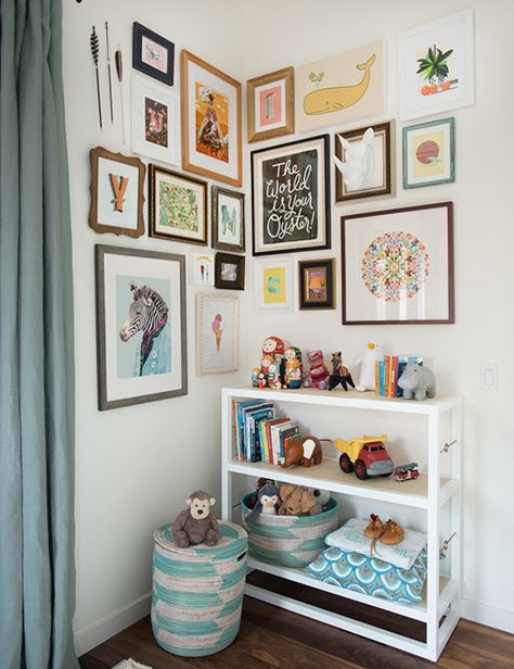 Framed Wall Art Bedroom, Pictures Layout, Corner Gallery Wall, Kids Gallery Wall, White Shelf, Shared Bedroom, Hus Inspiration, Gender Neutral Nursery, Reading Corner