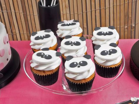 A Bridge Too Far, Panda Cupcakes, Bolo Panda, Cupcake Fondant, Delicious Cupcakes Recipes, Panda Birthday Party, Scrapbook Journaling, Panda Birthday, Panda Party