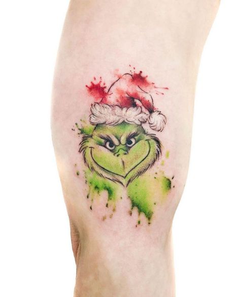 Small Grinch Tattoo, The Grinch Tattoo, Grinch Tattoo Ideas, Christmas Tattoo Flash, Grinch Tattoo, Christmas Tattoo Ideas, Elf Tattoo, O Grinch, Christmas Tattoos