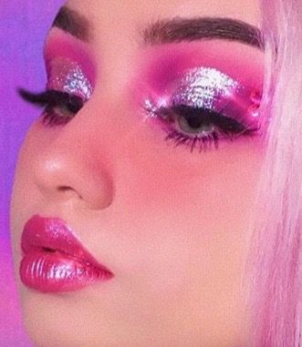 Princess Bubblegum Makeup, Lesbian Makeup, Interesting Makeup, Eyeshadow Inspiration, Pride 2024, Club Makeup, Normal Makeup, Autumn Photoshoot, Sparkly Makeup