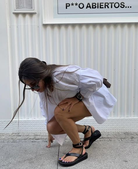 Zara Sandals Outfit, Zara Black Platform Sandals, Chunky Sandals Outfit Street Style, Chunky Platform Sandals Outfit, Flatform Sandals Outfit, Black Platform Sandals Outfit, Black Sandals Outfit, Platform Sandals Outfit, Slipper Outfit