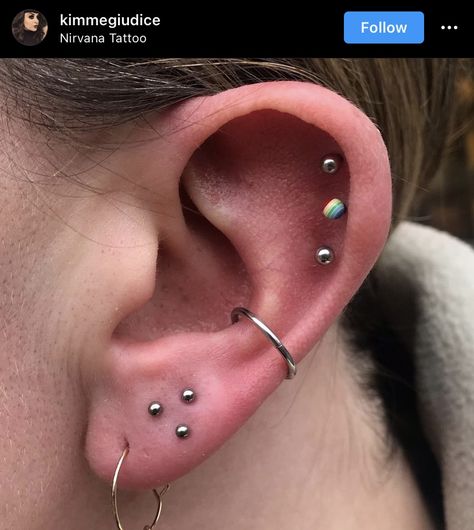 Triangle Lobe Piercing, Triple Lobe Piercing, Ear Lobe Piercings, Piercing Inspo, Pretty Ear Piercings, Cool Piercings, Body Modification, Lobe Piercing, Ear Stack