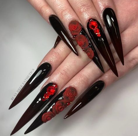 Black And Red Stelitto Nails, Vampire Nail Art Designs, Dark Angel Nail Ideas, Dracula Nails Vampires, White Red Black Nails, Xl Goth Nails, Blood Red Nails Acrylic, Black And Red Goth Nails, Goth Red Nails