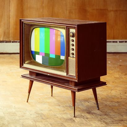 Tv Vintage, Vintage Television, Television Set, Tv Design, Vintage Tv, Sign Off, Retro Tv, Old Tv, Retro Home