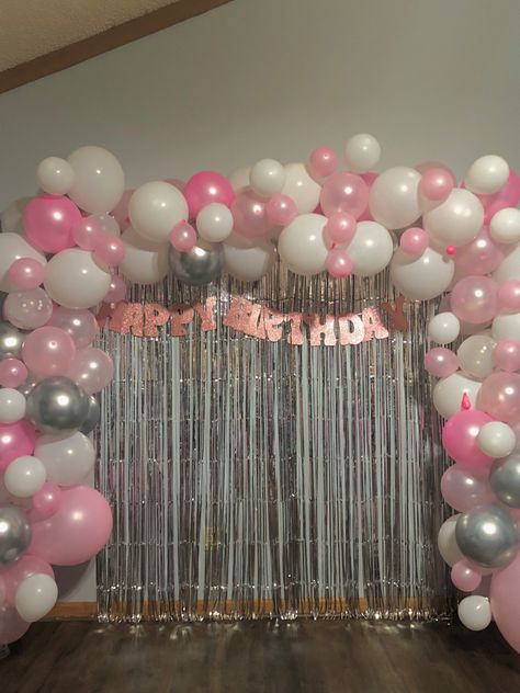 Pink Purple White Birthday Party, Pink And Grey Decorations Parties, Pink Bling Birthday Party, Light Pink And White Birthday Decor, Pink And Grey Birthday Party Ideas, Birthday Colors Ideas, Pink And Silver Themed Birthday Party, White And Pink Birthday Party Decoration, Pink White And Silver Sweet 16 Decorations