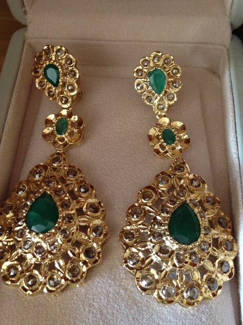 Moroccan Accessories, Vintage Indian Jewelry, Moroccan Aesthetic, Wedding Jewelery, Moroccan Jewelry, Traditional Earrings, Bangles Jewelry Designs, Pakistani Jewelry, Bridal Gold Jewellery Designs