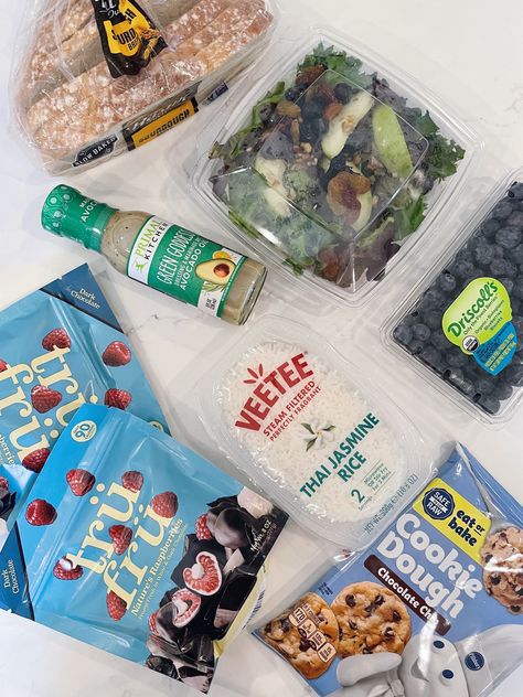 #publix #publixhaul #groceryhaul #healthyhaul #healthy #healthyfoods #healthyrecipes #TheKristenDiary #blog #blogger Healthy Publix Finds, Publix Catering, Publix Grocery, Publix Sushi, Publix Supermarket, Green Goddess Dressing, Grocery Haul, Primal Kitchen, Fit Food