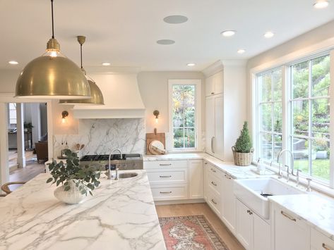 California Kitchen | White + Gold Design – Timeless,Thoughtful,Interior,Design California Aesthetic Home, Kitchen White Gold, No Upper Cabinets Kitchen, Kitchens With No Upper Cabinets, Kitchen With No Upper Cabinets, Kitchen No Uppers, Kitchen No Upper Cabinets, California Kitchen, No Upper Cabinets