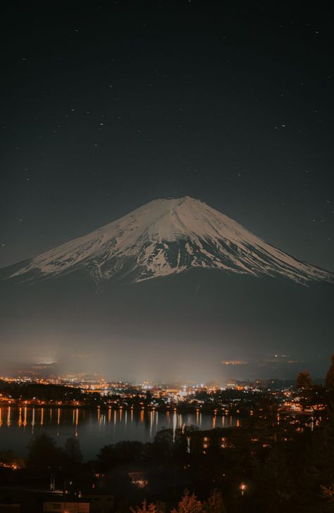 Took this picture right outside window @ around 6 degrees. 🥶 by aristelle7 The post Mt Fuji in Japan 🇯🇵🗻 appeared first on Alo Japan. Mount Fuji Aesthetic, Japan Mt Fuji, Outside Window, Mount Fuji Japan, Fuji Japan, Japan Photos, Monte Fuji, Japan Aesthetic, Mt Fuji