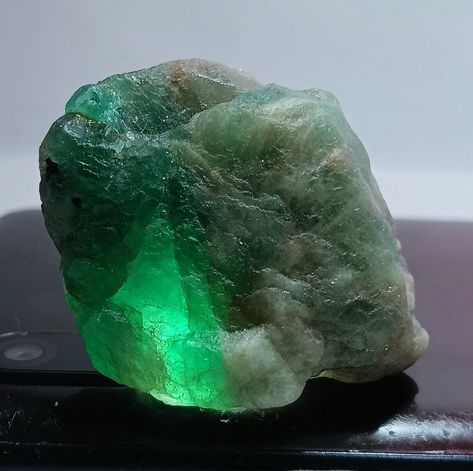 Emerald Rough Stone, Natural Zambian Emerald Rough Stone, Raw Emerald, Rare, Top Quality Rough, Emerald Rough. Raw Gemstones Rocks, Minerals Crystals Stones, Emerald Green Stone, Raw Emerald, Gem Jewelry, Quartz Geode, Rare Stone, Zambian Emerald, Beautiful Rocks