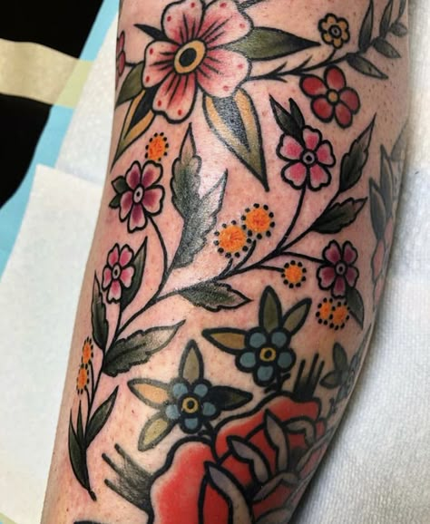 Traditional Tattoo Woman, Traditional Tattoo Inspiration, Traditional Tattoo Flowers, Tattoo Filler, Traditional Tattoo Sleeve, Floral Tattoo Sleeve, Traditional Tattoo Art, Classic Tattoo, American Traditional Tattoo