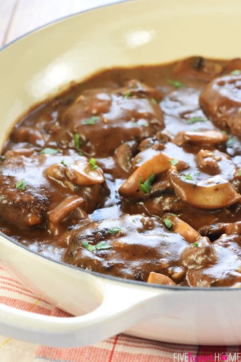 Easy Beef Patties with Mushroom Gravy ~ these mini Salisbury steaks in a rich, savory, gravy loaded with fresh mushrooms are a classic, comforting, ground beef dinner recipe! | FiveHeartHome.com Saulsberry Steak, Salisbury Steaks, Beef Patties Recipes, Comfort Recipes, Cube Steak Recipes, Salisbury Steak Recipes, Weekly Dinner, Beef Patties, Hamburger Steak