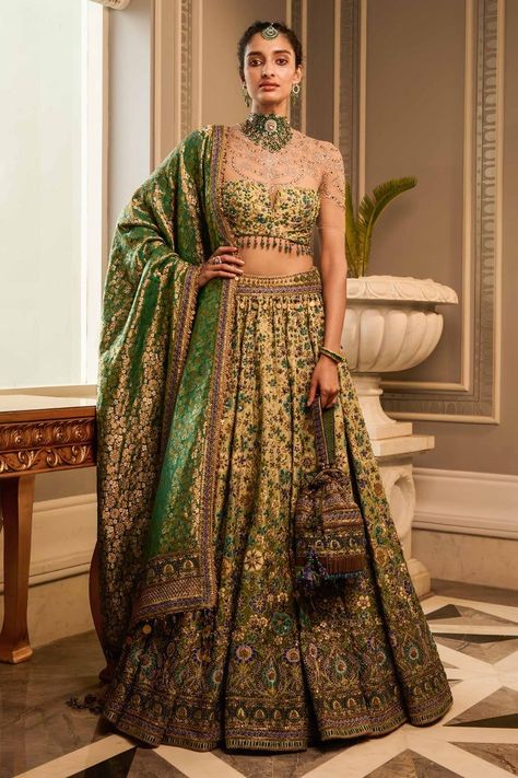 Tarun Tahiliani Lehenga, Brocade Lehenga, Bridal Sarees South Indian, Floral Lehenga, Dance Songs, Traditional Attires, Zardozi Embroidery, Green It, Pakistani Style