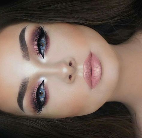 Rosa Make-up, Make Up Gold, Maquillage On Fleek, Eyeliner Tips, Flot Makeup, Rose Gold Makeup, Smink Inspiration, Braut Make-up, Makijaż Smokey Eye