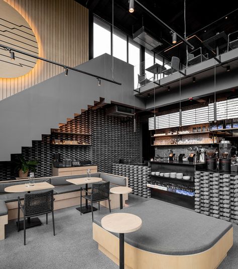 Kaizen Coffee / space+craft | ArchDaily Coffee Gym, Industrial Coffee Shop, Loft Cafe, Coffee Shop Interior, Modern Coffee Shop, Coffee Counter, Interior Design Minimalist, Coffee Shop Interior Design, Modern Cafe