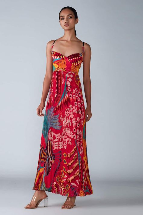 Buy Pink Chiffon Printed Abstract Bird Motifs V Neck Pleated Dress For Women by Saaksha & Kinni Online at Aza Fashions. Pleated Saree, Bird Print Dress, Abstract Bird, Sweetheart Neck Dresses, Rainbow Style, Set Saree, Bird Dress, Theme Dress, Tropical Dress